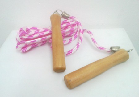 Cuerda para saltar con Mango de Madera